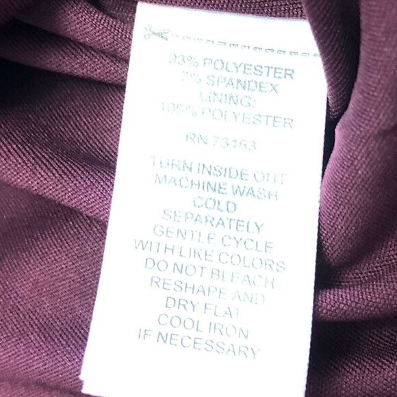 Cable & Gauge Size M All Over Sequins Eggplant Maroon Halter Neck Keyhole Top. - Picture 8 of 9